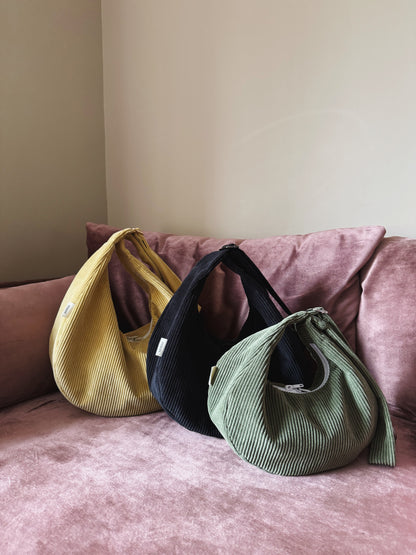 Sac croissant velours côtelé rose