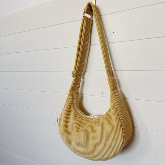 Sac croissant • velours côtelé jaune