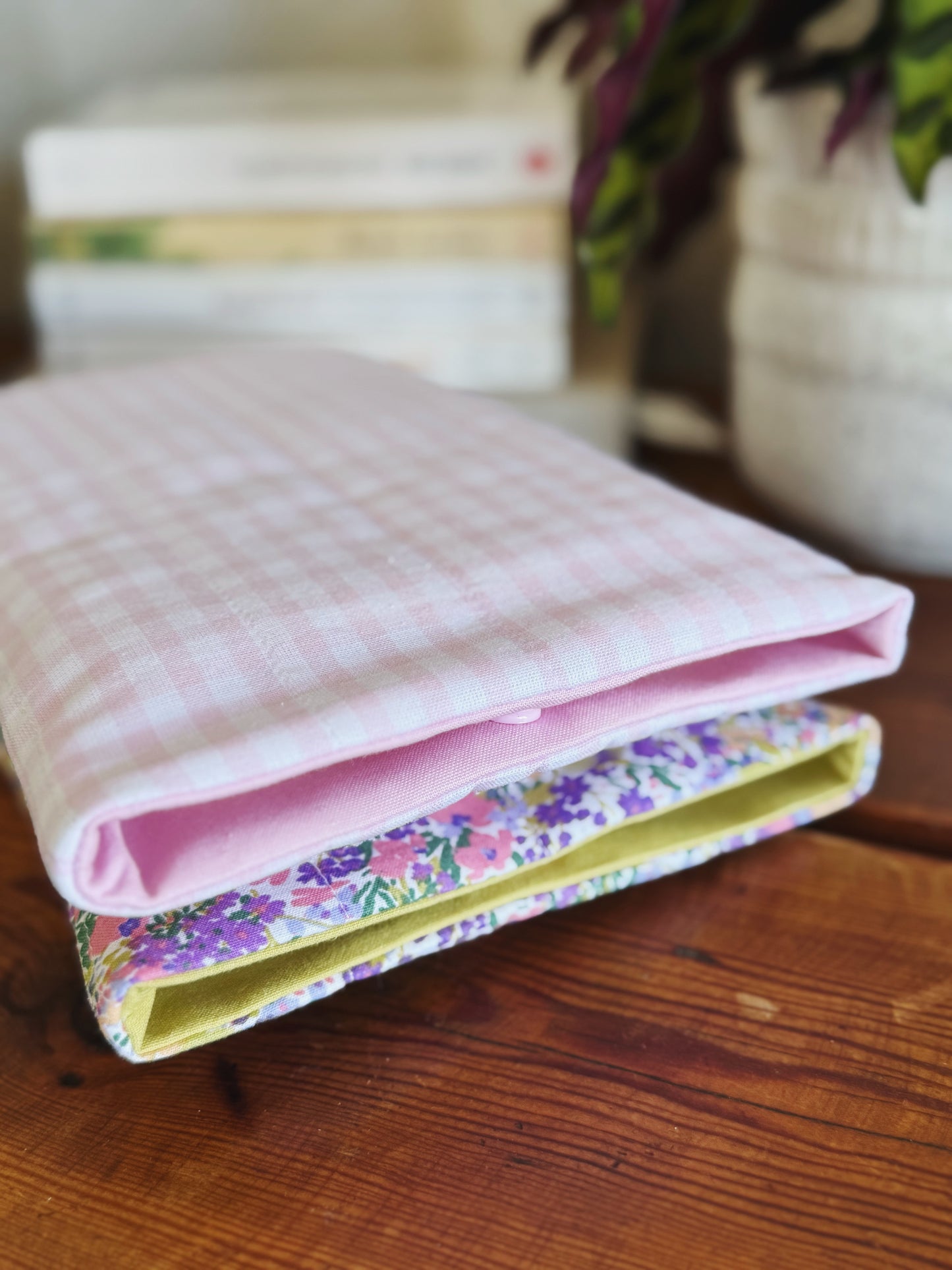 Housse de livre ~ fleurs violettes