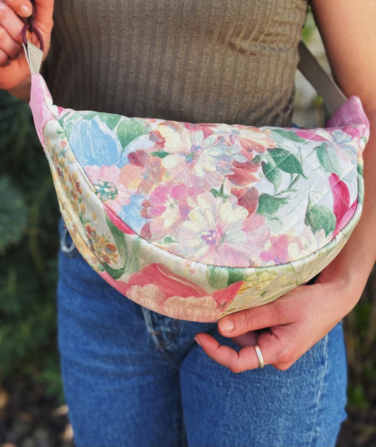 Sacs halfmoon upcyclés • floral vintage