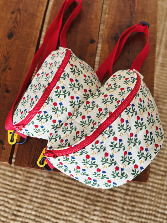 Bananes maxi et mini ~ fleurs rouges