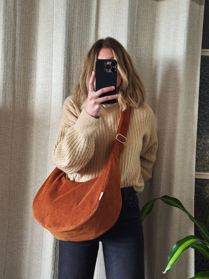 Sac croissant • velours côtelé rouille