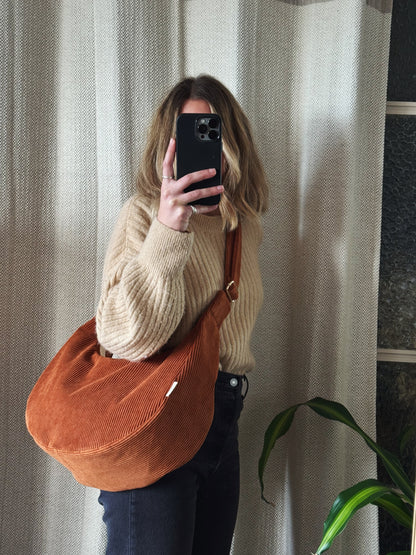 Sac croissant • velours côtelé rouille