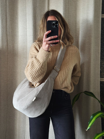 Sac croissant • velours côtelé greige