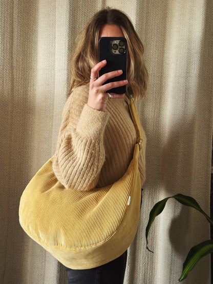 Sac croissant • velours côtelé jaune