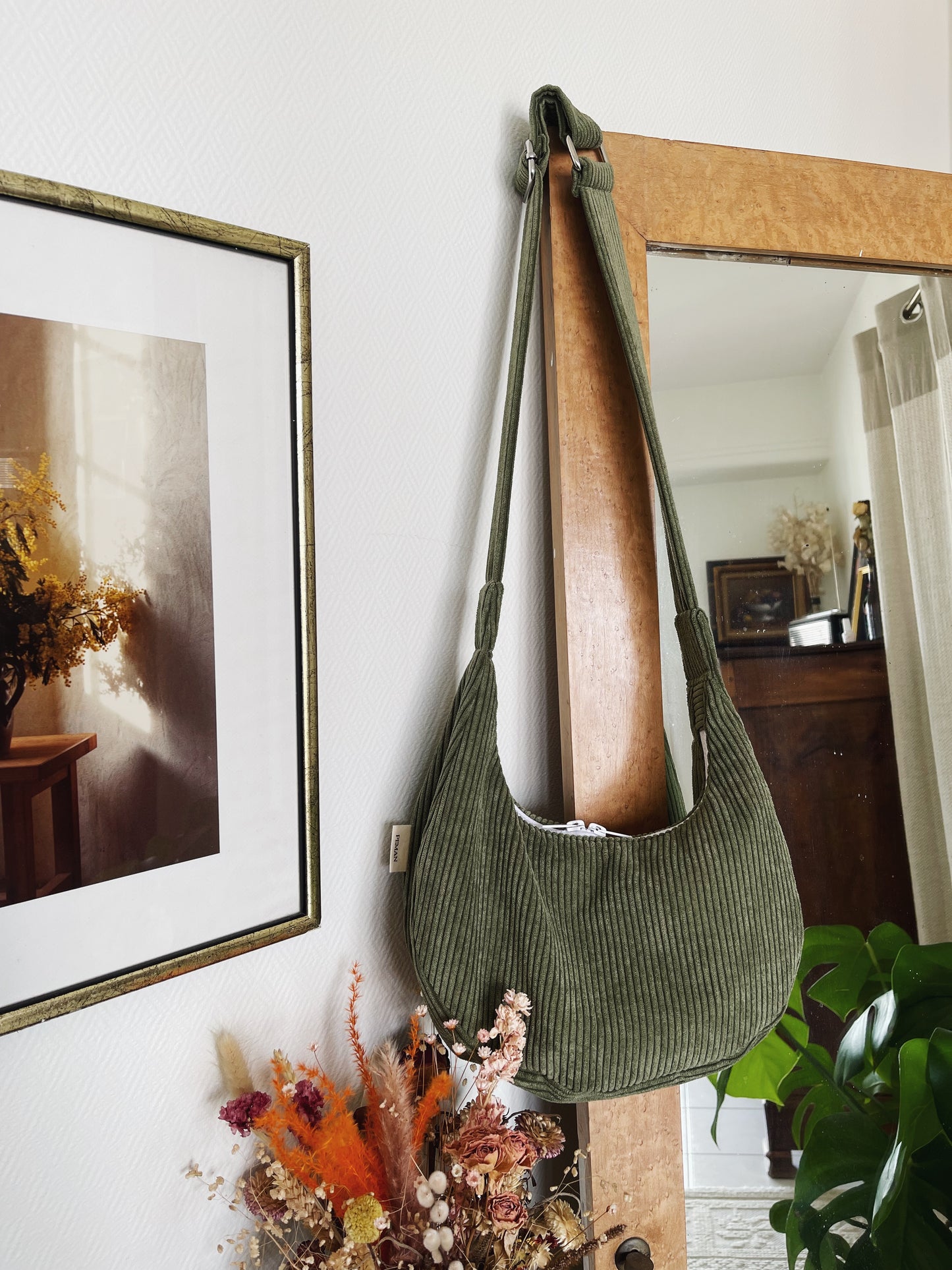 Sac croissant • velours côtelé vert