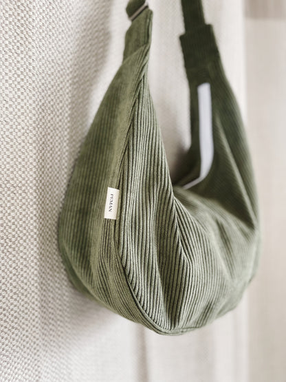 Sac croissant • velours côtelé vert